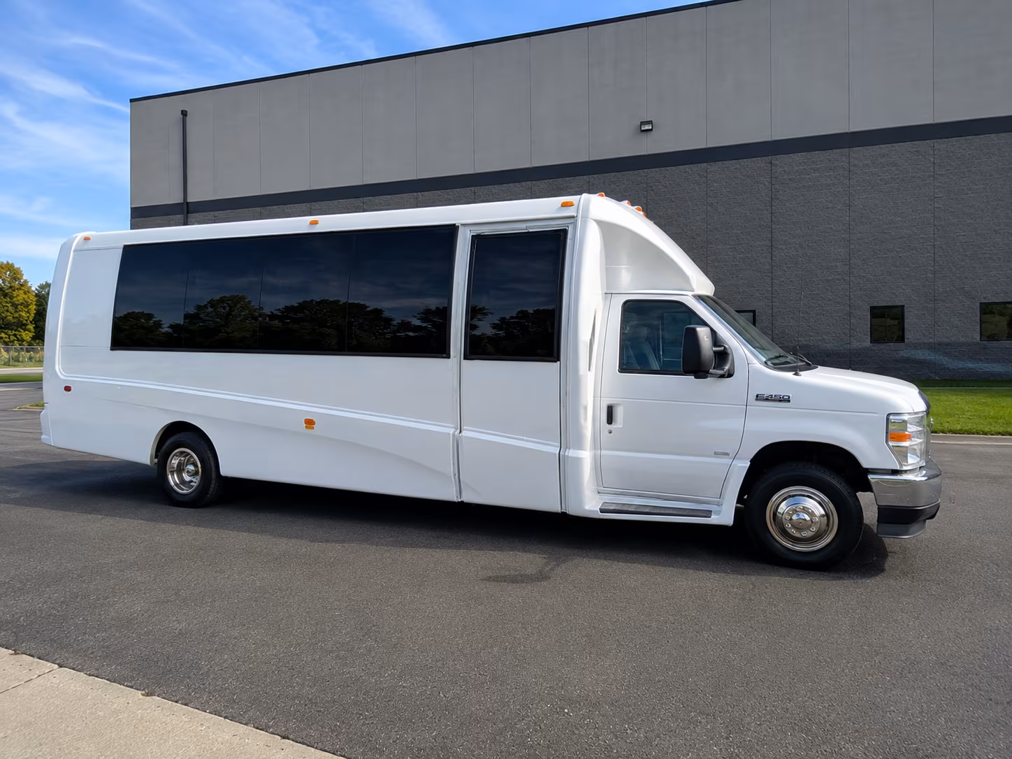 bus rentals for bands performers and production groups in santa maria